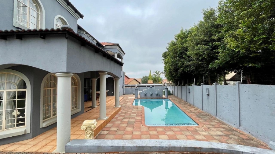 4 Bedroom Property for Sale in Safari Gardens North West